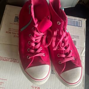 Converse size 5. EUC. Pink. Teal zippers.
